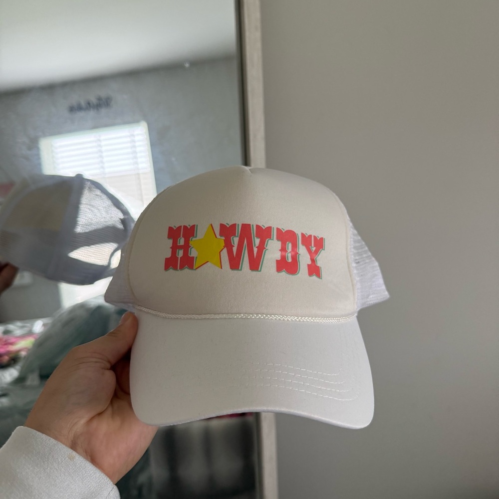 Howdy Star White Mesh Trucker Hat
